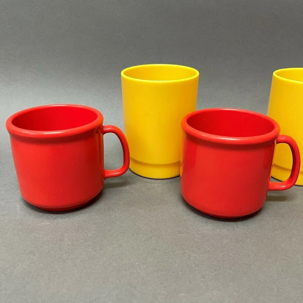 Kids Travel Plastic‎ Cups Glasses Red Yellow Lot of 5